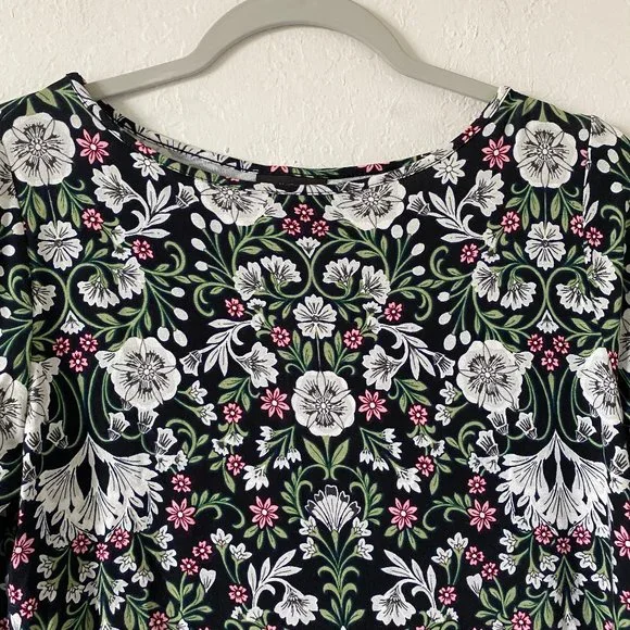 J Jill Womens Shirt Floral Boatneck Size PS Black Spring Casual Flower Blouse - Picture 2 of 13